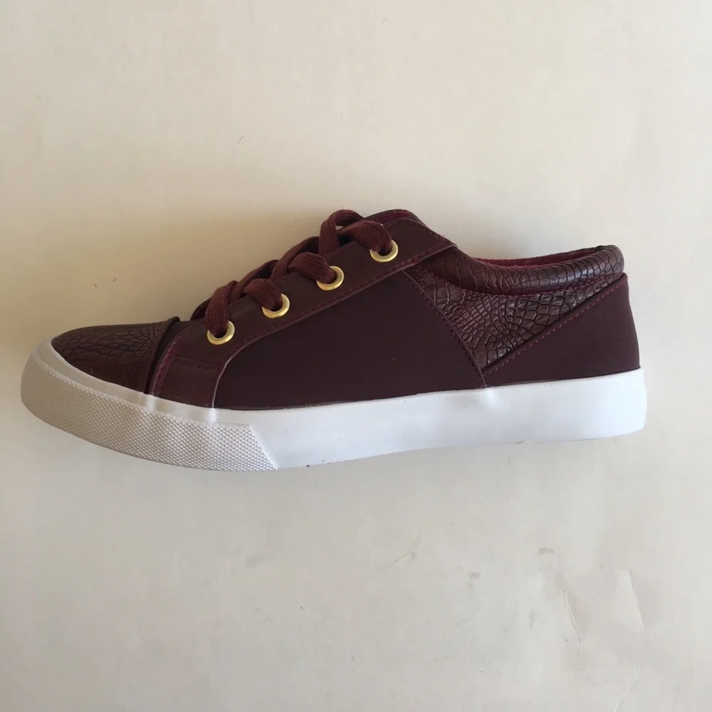 🆕 Burgundy Lace Up Tennis Shoes